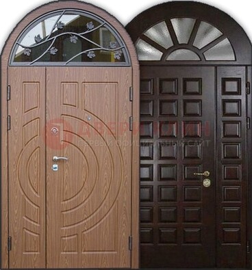 Входная арочная дверь с отделкой массив ДА-26 для загородного дома в Севастополе