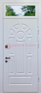 Белая входная дверь со стеклом и верхней фрамугой ДФГ-3 в Севастополе