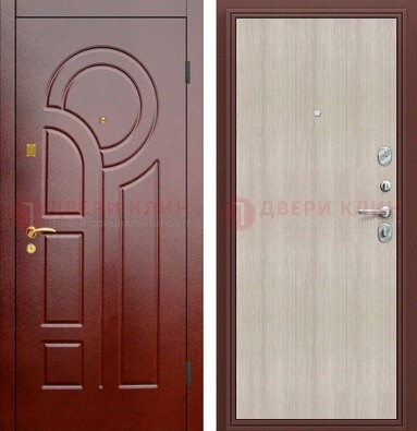 Красная металлическая дверь с МДФ панелями ДМ-368 в Севастополе