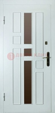Белая стальная дверь с МДФ и декоративными вставками ДМ-62 в Севастополе