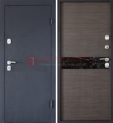 Черная железная дверь с порошковым напылением МДФ внутри ДП-114 в Сургуте