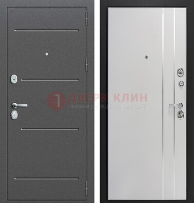 Серая железная дверь с порошковым напылением и МДФ с молдингами ДП-264 в Севастополе