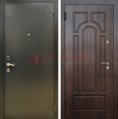 Железная темно-серая дверь с порошковым напылением и МДФ Тисненый орех ДП-275 в Севастополе