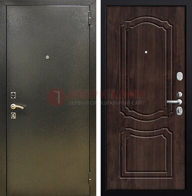 Темно-серая железная дверь с порошковым покрытием и коричневой МДФ ДП-288 в Севастополе