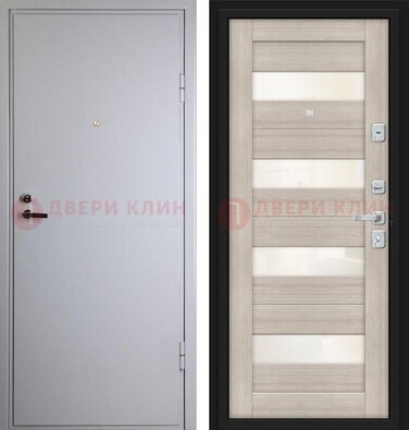 Белая железная дверь с порошковым напылением и стеклом ДП-308 в Севастополе