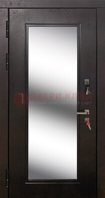 Коричневая железная дверь со стеклом для дома ДС-23 в Севастополе