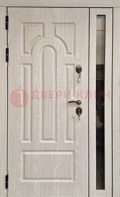 Белая металлическая дверь со стеклом ДС-68 в Севастополе