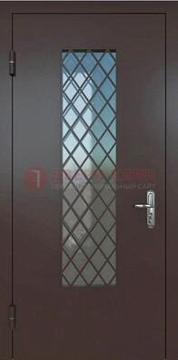 Темная металлическая дверь с решеткой и стеклом ДС-7 в Севастополе