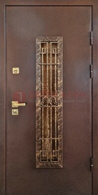 Металлическая дверь с порошковым напылением со стеклом и ковкой ДСК-110 в Севастополе