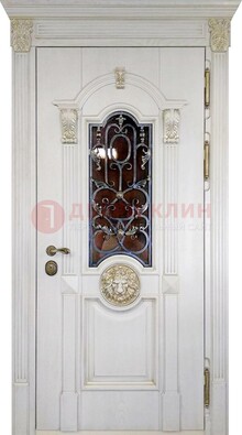 Белая железная дверь со стеклом и ковкой для кирпичного дома ДСК-155 в Севастополе