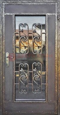 Коричневая наружная дверь порошок со стеклом и ковкой ДСК-160 в Севастополе