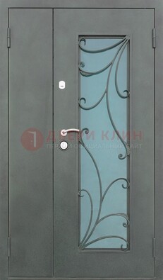 Двухстворчатая железная дверь со стеклом и ковкой ДСК-40 в Севастополе