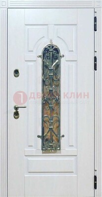Белая остекленная металлическая дверь с ковкой ДСК-98 в Севастополе