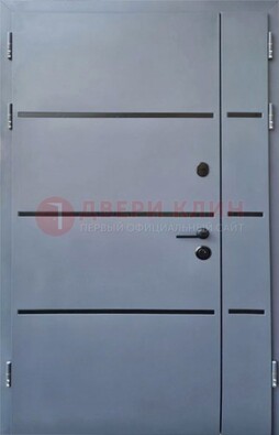 Серая металлическая тамбурная дверь с молдингами ДТМ-42 в Севастополе